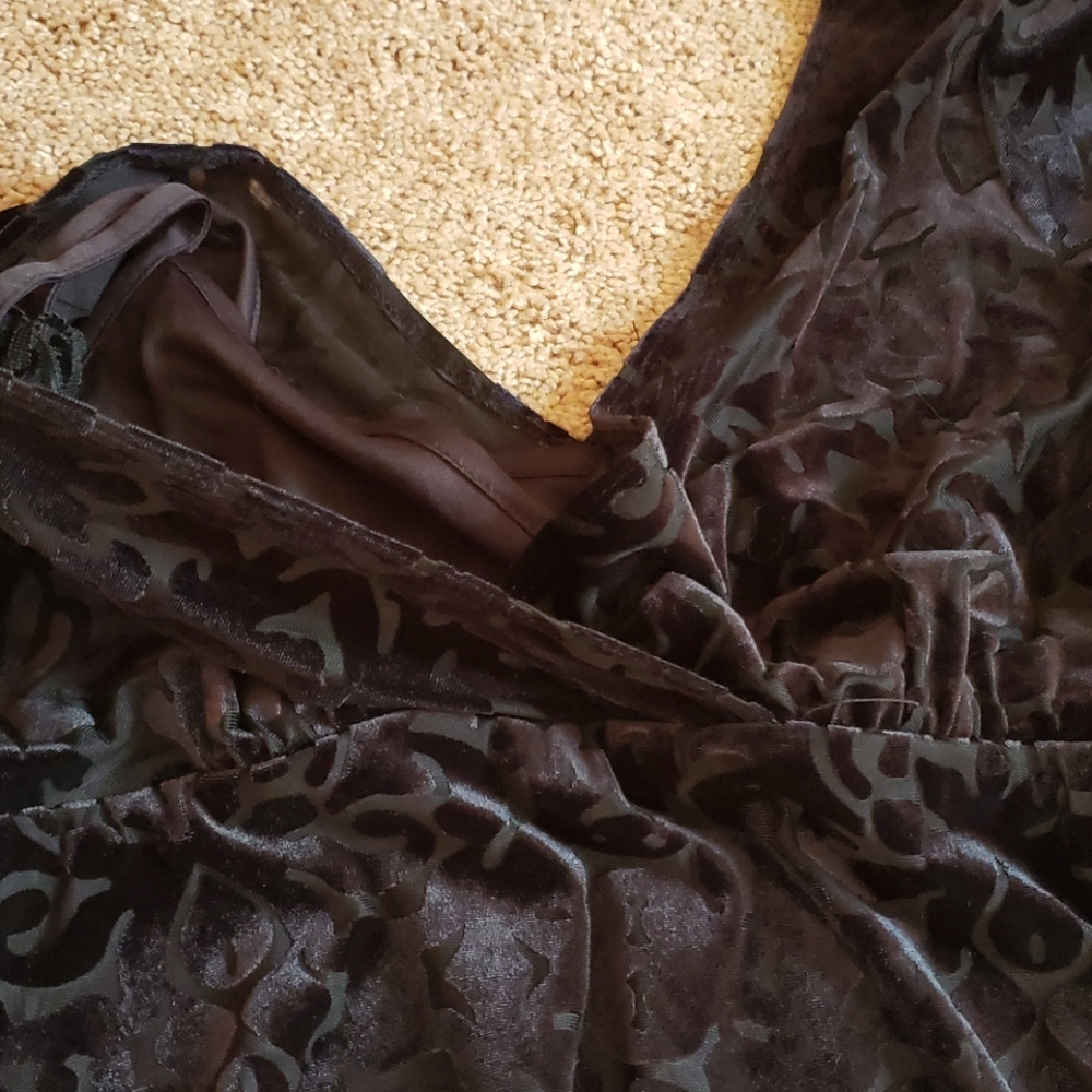 Velvety 3/4 sleeve Vneck/back dress sz8 - Picture 10 of 14